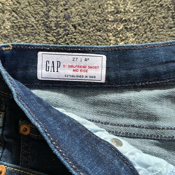 Gap Shorts (4/27P) - Picture 4 of 6